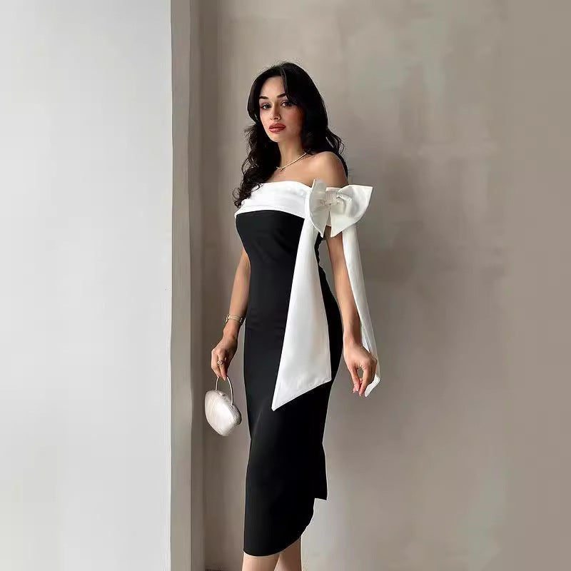 Robe Cocktail Chic Noir & Blanc à Épaules Dénudées